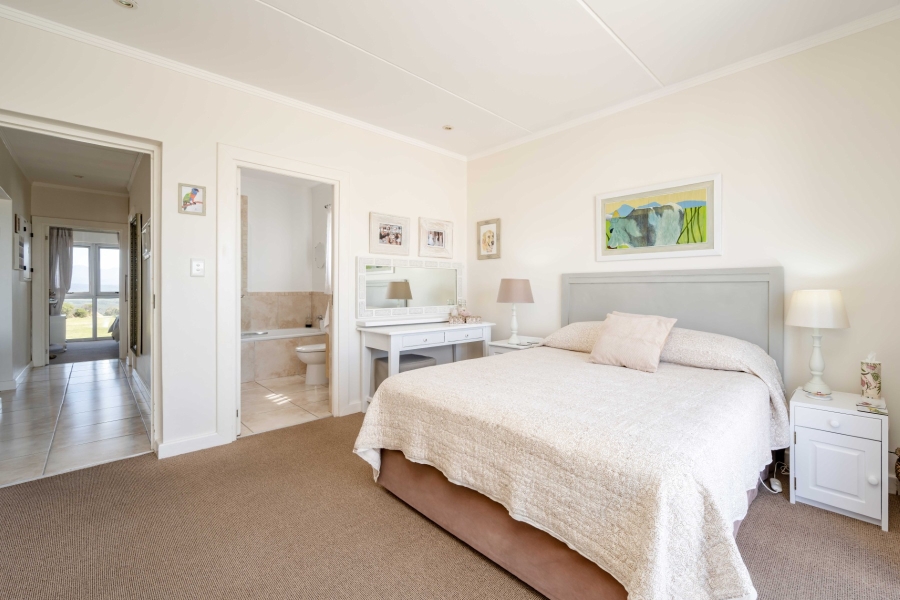 2 Bedroom Property for Sale in Thulana Hill Western Cape